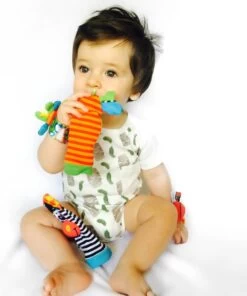 Playgro Pols- En Voetrammelaarset Zebra & Giraf - Set Van 4 Stuks, 2 Polsbandjes En 2 Rammelsokjes -Winkel voor babyproducten 1000x1200 4