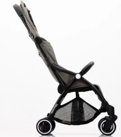 Hamilton By Yoop X1 Plus Buggy – Nieuw, Hoger, Uitgebreider 2023 Model – Premium Stroller Met One Hand Folding Technologie – Grijs – Lichte, Verstelbare En Wendbare Kinderwagen Met Vele Gemakken 14 Hamilton By Yoop X1 Plus Buggy – Nieuw, Hoger, Uitgebreider 2023 Model – Premium Stroller Met One Hand Folding Technologie – Grijs – Lichte, Verstelbare En Wendbare Kinderwagen Met Vele Gemakken -Winkel voor babyproducten 1064x1200 8