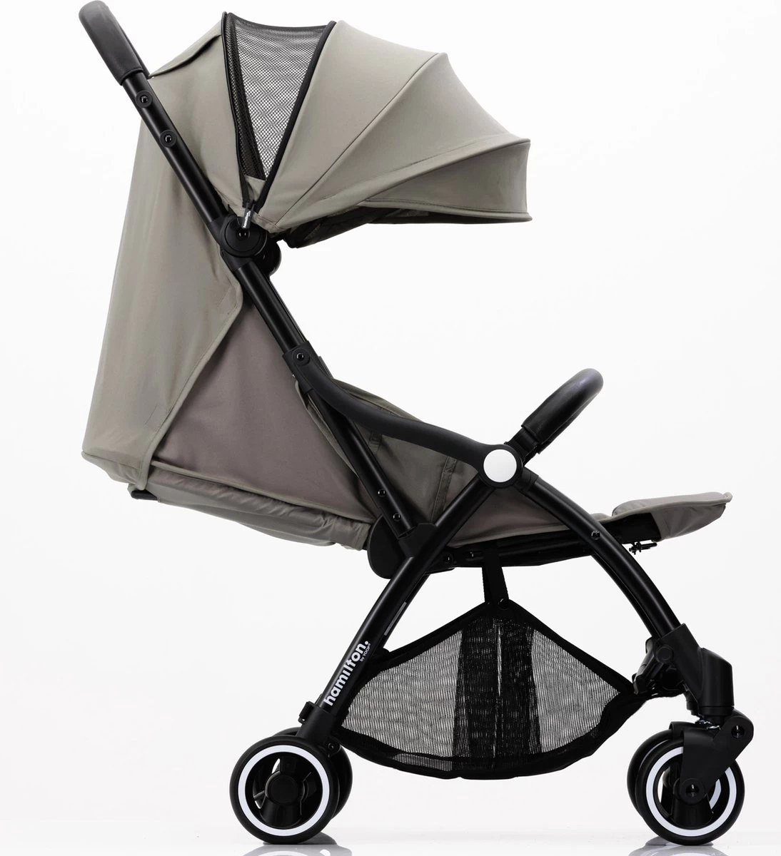 Hamilton by Yoop X1 Plus Buggy – Nieuw, Hoger, Uitgebreider 2023 Model – Premium Stroller met One Hand Folding Technologie – Grijs – Lichte, Verstelbare en Wendbare Kinderwagen met vele Gemakken Hamilton By Yoop X1 Plus Buggy – Nieuw, Hoger, Uitgebreider 2023 Model – Premium Stroller Met One Hand Folding Technologie – Grijs – Lichte, Verstelbare En Wendbare Kinderwagen Met Vele Gemakken -Winkel voor babyproducten 1094x1200 7