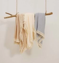 Hydrofiele Doek XL Met Franjes - 120x120 Cm - Taupe -Winkel voor babyproducten 1138x1200