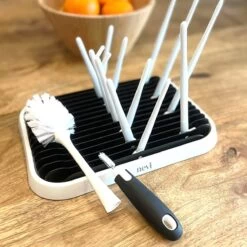 Nevi Afdruiprek Met Lekbak - Afdruipmat Voor 10 Flessen - Opvouwbaar Droogrek Babyfles - Inclusief Afwasborstel -Winkel voor babyproducten 1198x1200 50