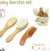 UpGreen® - Baby Verzorgingsset – Baby Borstel – Baby Borstel Set - Kraamcadeau – Baby Manicureset - Baby Verzorgingsproducten – Baby Borstel En Kam – Baby Kam – Baby Borstel Hout – Baby Haarborstel – Baby Borstel Geitenhaar -Winkel voor babyproducten 1200x1017 3