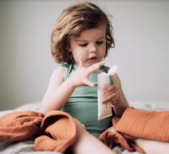 Naïf Vette Crème Voor De Gevoelige Huid - Parfumvrij - Baby En Kind - 75ml - Met Natuurlijke Ingrediënten -Winkel voor babyproducten 1200x1093