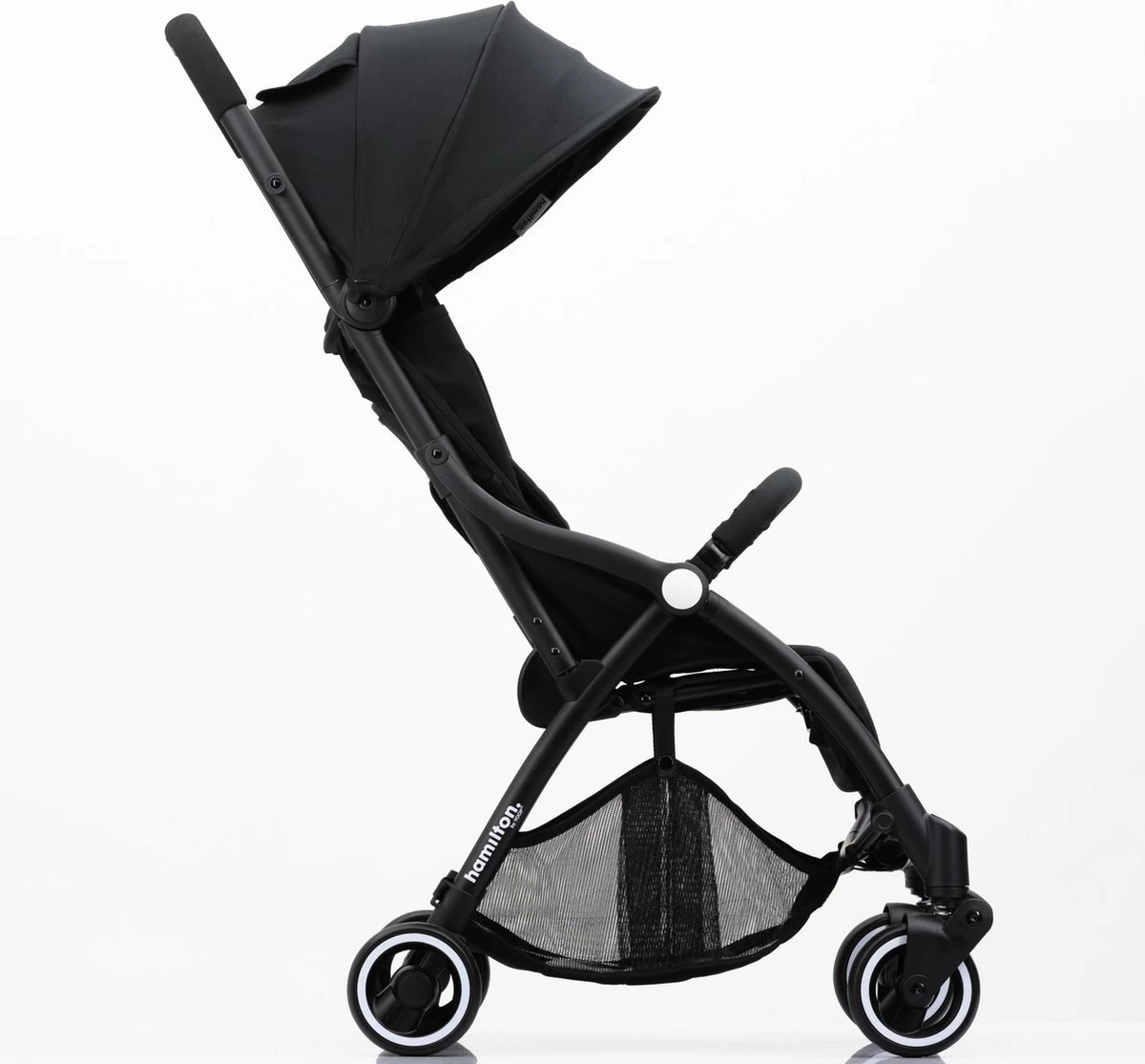 Hamilton by Yoop S1 Plus Buggy met monteerbare Zeno Plus draagwieg - Nieuw en Hoger 2023 model - Premium Budget Stroller met One Hand Folding Technologie – Zwart - Licht, Verstelbaar, Wendbaar en geschikt van 0 maanden tot 4 jaar – Inclusief adapter Hamilton By Yoop S1 Plus Buggy Met Monteerbare Zeno Plus Draagwieg - Nieuw En Hoger 2023 Model - Premium Budget Stroller Met One Hand Folding Technologie – Zwart - Licht, Verstelbaar, Wendbaar En Geschikt Van 0 Maanden Tot 4 Jaar – Inclusief Adapter -Winkel voor babyproducten 1200x1115 14