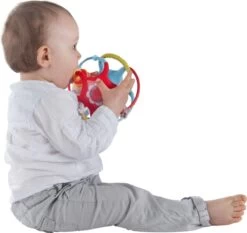 Sophie De Giraf - Speelbal - Twistin Ball 4 Sophie De Giraf - Speelbal - Twistin Ball -Winkel voor babyproducten 1200x1134 1