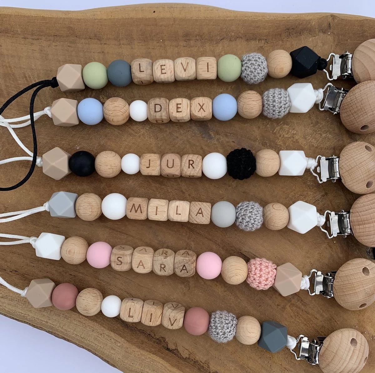 Speenkoord met naam | Gepersonaliseerd | Donker Roze - Hout | Kraamcadeau | Baby | Speenclip | Speenketting | Bebbes Speenkoord Met Naam | Gepersonaliseerd | Donker Roze - Hout | Kraamcadeau | Baby | Speenclip | Speenketting | Bebbes -Winkel voor babyproducten 1200x1195 17