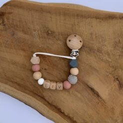 Speenkoord Met Naam | Gepersonaliseerd | Donker Roze - Hout | Kraamcadeau | Baby | Speenclip | Speenketting | Bebbes 6 Speenkoord Met Naam | Gepersonaliseerd | Donker Roze - Hout | Kraamcadeau | Baby | Speenclip | Speenketting | Bebbes -Winkel voor babyproducten 1200x1200 1392
