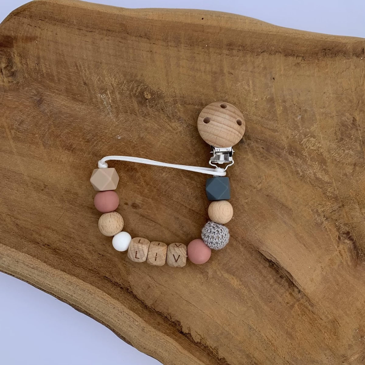 Speenkoord met naam | Gepersonaliseerd | Donker Roze - Hout | Kraamcadeau | Baby | Speenclip | Speenketting | Bebbes Speenkoord Met Naam | Gepersonaliseerd | Donker Roze - Hout | Kraamcadeau | Baby | Speenclip | Speenketting | Bebbes -Winkel voor babyproducten 1200x1200 1392