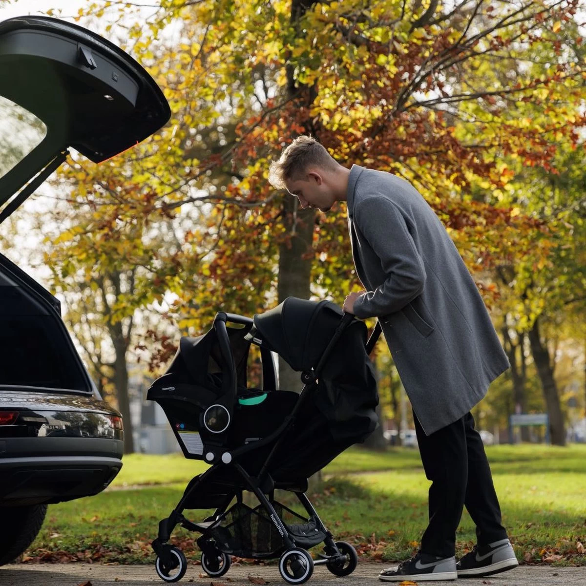 Hamilton by Yoop S1 Plus Buggy met monteerbare Zeno Plus draagwieg - Nieuw en Hoger 2023 model - Premium Budget Stroller met One Hand Folding Technologie – Zwart - Licht, Verstelbaar, Wendbaar en geschikt van 0 maanden tot 4 jaar – Inclusief adapter Hamilton By Yoop S1 Plus Buggy Met Monteerbare Zeno Plus Draagwieg - Nieuw En Hoger 2023 Model - Premium Budget Stroller Met One Hand Folding Technologie – Zwart - Licht, Verstelbaar, Wendbaar En Geschikt Van 0 Maanden Tot 4 Jaar – Inclusief Adapter -Winkel voor babyproducten 1200x1200 1828