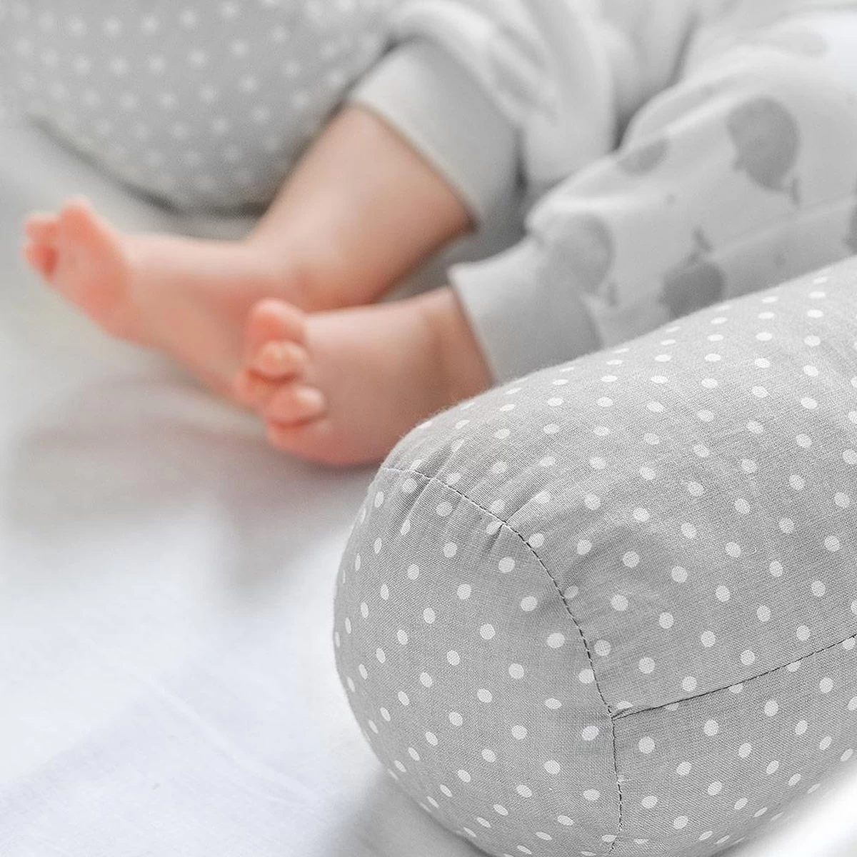 Fillikid Bedbumper 190 x 9 cm Bedomrander Ledikant - Grijs Wit Stippen Fillikid Bedbumper 190 X 9 Cm Bedomrander Ledikant - Grijs Wit Stippen -Winkel voor babyproducten 1200x1200 2476