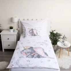 Disney Dumbo BABY Dekbedovertrek, Stars - 100 X 135 Cm - Katoen 6 Disney Dumbo BABY Dekbedovertrek, Stars - 100 X 135 Cm - Katoen -Winkel voor babyproducten 1200x1200 2820