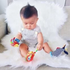 Playgro Pols- En Voetrammelaarset Zebra & Giraf - Set Van 4 Stuks, 2 Polsbandjes En 2 Rammelsokjes -Winkel voor babyproducten 1200x1200 962