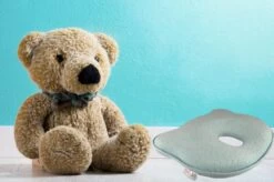 Baby IQ Orthopedisch Baby Hoofdkussen – Traagschuim – Tegen Plat Achterhoofd – Baby Kussen Plat Hoofd - Kraamcadeau – Blauw – Incl Gratis Bandana Slabber -Winkel voor babyproducten 1200x799 125