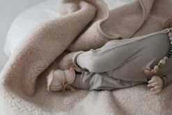 WOLLIES Amsterdam - Wieg Deken - Amandel - Merino Wol - 75 X 100 CM -Winkel voor babyproducten 1200x800 341