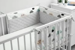 Sensillo Baby Bedbumper - Bedomrander - Anti Stootrand Ledikant - Bed Zijbeschermers - 180x30cm - Grijze Wolkjes