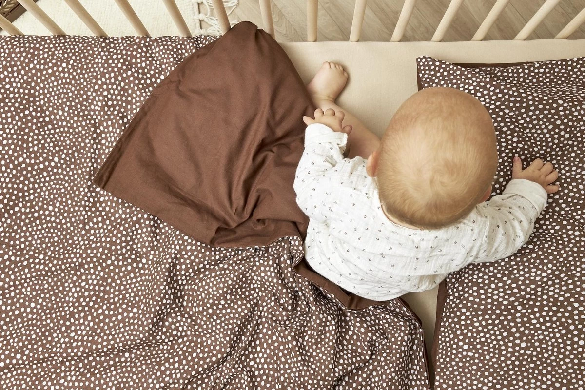 Meyco Cheetah/Uni dekbedovertrek ledikant - Chocolate - 100x135cm Meyco Cheetah/Uni Dekbedovertrek Ledikant - Chocolate - 100x135cm -Winkel voor babyproducten 1200x800 628