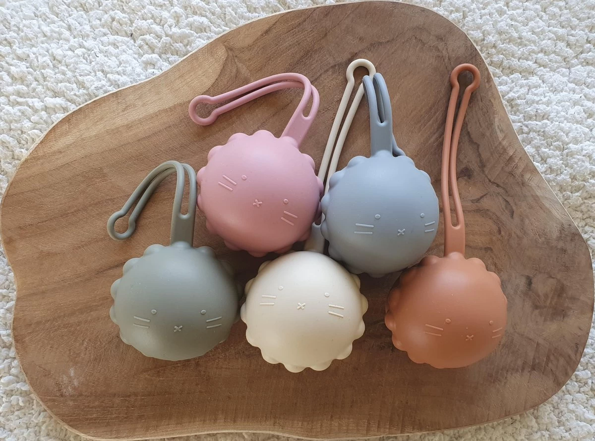 Speenhouder Bruin Roest - Speenkoord bakje- Fopspeen houder- Speen opbergen Speenhouder Bruin Roest - Speenkoord Bakje- Fopspeen Houder- Speen Opbergen -Winkel voor babyproducten 1200x891 3