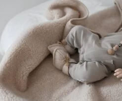 WOLLIES Amsterdam - Wieg Deken - Amandel - Merino Wol - 75 X 100 CM -Winkel voor babyproducten 1200x992 3