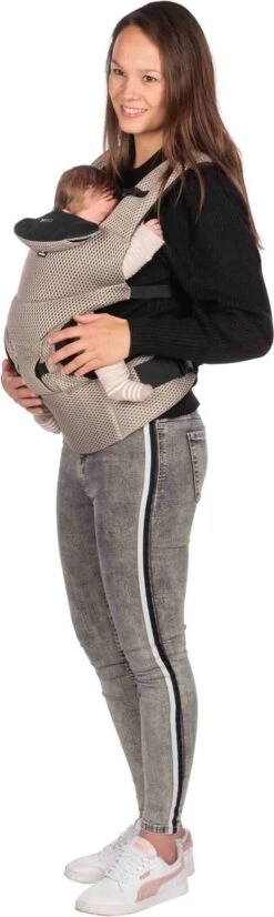 Dooky Ergonomische Draagzak Urban Comfort Beige Desert -Winkel voor babyproducten 359x1200