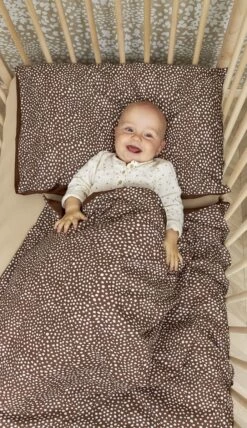 Meyco Cheetah/Uni Dekbedovertrek Ledikant - Chocolate - 100x135cm 5 Meyco Cheetah/Uni Dekbedovertrek Ledikant - Chocolate - 100x135cm -Winkel voor babyproducten 692x1200 3
