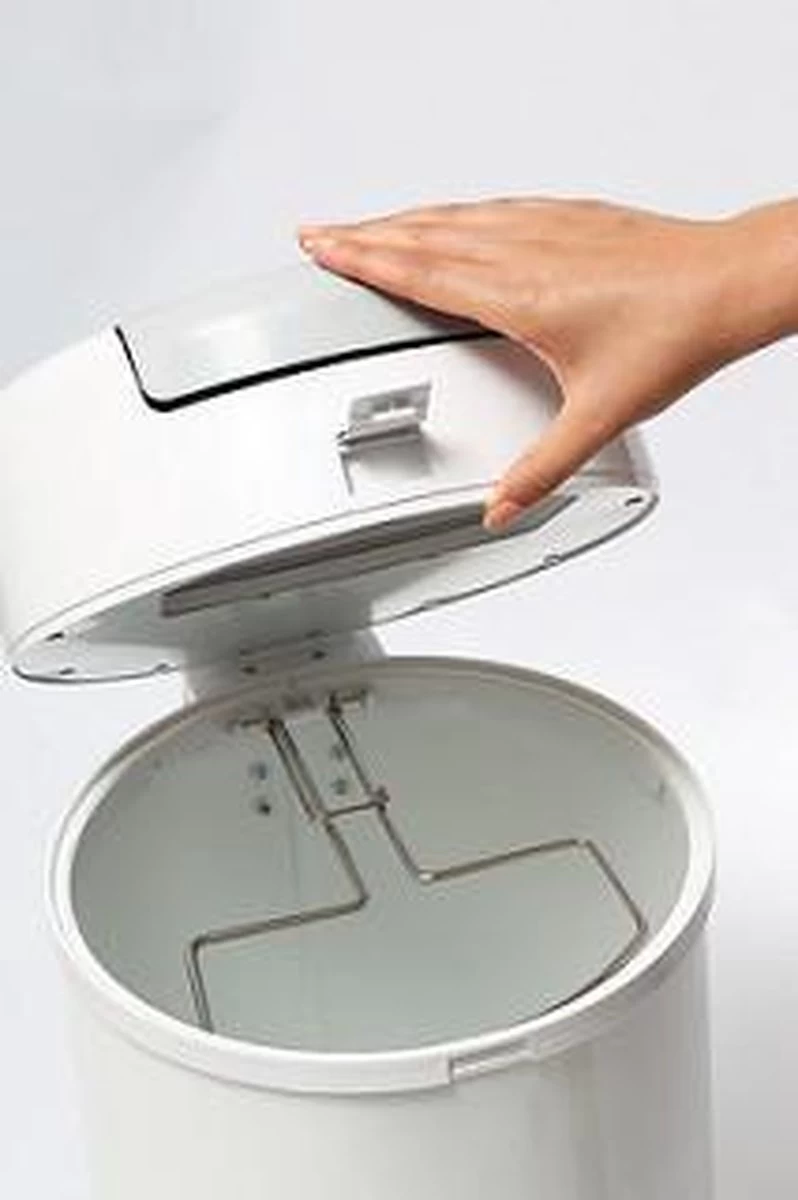 DiaperPail - Clear White - Luieremmer met speciale luiersluis - Werkt met normale vuilniszakken - Luxe luieremmer - Geen speciale cassettes - Geen geurtjes - Makkelijk schoon te maken - Is gemaakt van Aluminium DiaperPail - Clear White - Luieremmer Met Speciale Luiersluis - Werkt Met Normale Vuilniszakken - Luxe Luieremmer - Geen Speciale Cassettes - Geen Geurtjes - Makkelijk Schoon Te Maken - Is Gemaakt Van Aluminium -Winkel voor babyproducten 798x1200 1