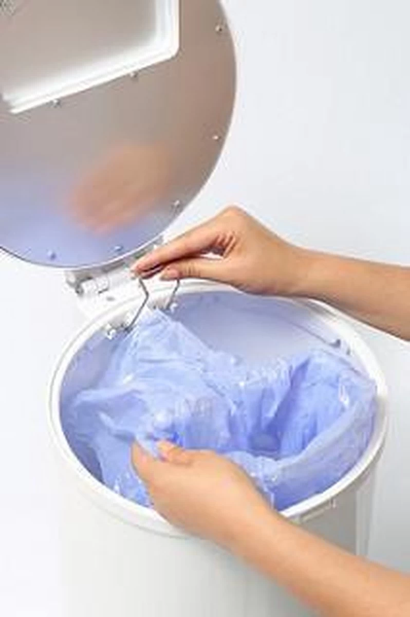 DiaperPail - Clear White - Luieremmer met speciale luiersluis - Werkt met normale vuilniszakken - Luxe luieremmer - Geen speciale cassettes - Geen geurtjes - Makkelijk schoon te maken - Is gemaakt van Aluminium DiaperPail - Clear White - Luieremmer Met Speciale Luiersluis - Werkt Met Normale Vuilniszakken - Luxe Luieremmer - Geen Speciale Cassettes - Geen Geurtjes - Makkelijk Schoon Te Maken - Is Gemaakt Van Aluminium -Winkel voor babyproducten 798x1200 2