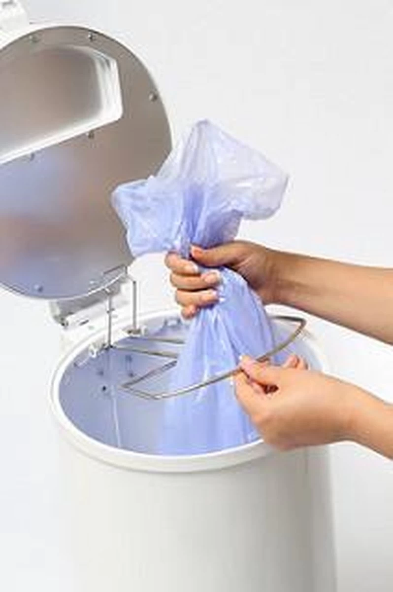 DiaperPail - Clear White - Luieremmer met speciale luiersluis - Werkt met normale vuilniszakken - Luxe luieremmer - Geen speciale cassettes - Geen geurtjes - Makkelijk schoon te maken - Is gemaakt van Aluminium DiaperPail - Clear White - Luieremmer Met Speciale Luiersluis - Werkt Met Normale Vuilniszakken - Luxe Luieremmer - Geen Speciale Cassettes - Geen Geurtjes - Makkelijk Schoon Te Maken - Is Gemaakt Van Aluminium -Winkel voor babyproducten 798x1200 3