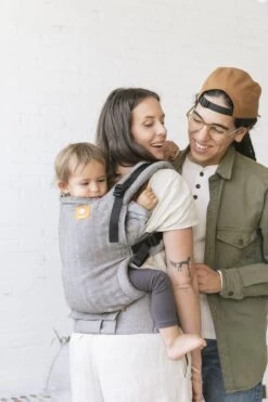 Tula Draagzak Free To Grow - Linen Ash 4 Tula Draagzak Free To Grow - Linen Ash -Winkel voor babyproducten 799x1200 64