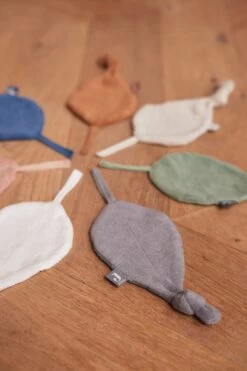 Jollein Speendoekje Badstof Leaf - Ash Green -Winkel voor babyproducten 800x1200 126