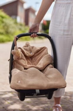 Jollein Voetenzak Voor Autstoel & Kinderwagen - Basic Knit - Biscuit 5 Jollein Voetenzak Voor Autstoel & Kinderwagen - Basic Knit - Biscuit -Winkel voor babyproducten 800x1200 206