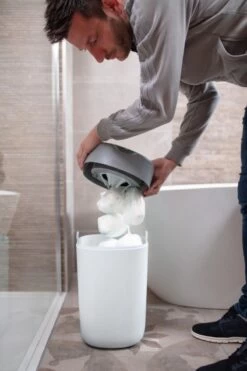 Tommee Tippee Milieuvriendelijke Twist & Click Luieremmer - Met 6 Navulcassettes - Wit -Winkel voor babyproducten 800x1200 21