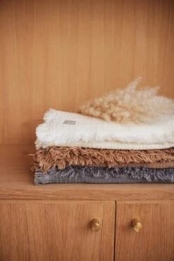 Jollein Baby Deken Ledikant 120x120cm Muslin Fringe - Ivory 7 Jollein Baby Deken Ledikant 120x120cm Muslin Fringe - Ivory -Winkel voor babyproducten 800x1200 331