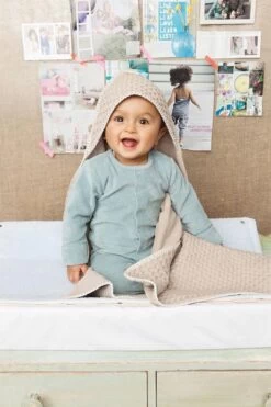 Koeka Omslagdoek Baby Wafel Antwerp - Zand -Winkel voor babyproducten 800x1200 354
