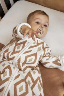 Meyco Ikat/Uni Wieglaken - 2-pack - Sand/toffee - 75x100cm 6 Meyco Ikat/Uni Wieglaken - 2-pack - Sand/toffee - 75x100cm -Winkel voor babyproducten 800x1200 441