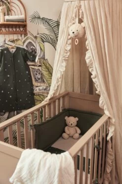 Jollein Baby Sluier Vintage Ruffle 155cm - Nougat 3 Jollein Baby Sluier Vintage Ruffle 155cm - Nougat -Winkel voor babyproducten 800x1200 511