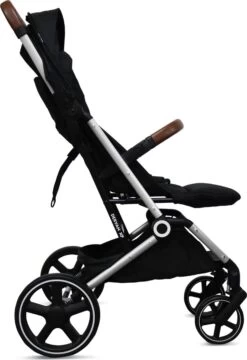Deryan Luxe XP Buggy XL - Compact Lichtgewicht - Zwart - Aluminium Frame -Winkel voor babyproducten 823x1200 4